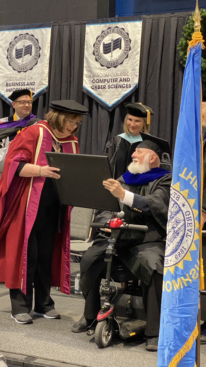 DakotaState's tweet photo. Fall Commencement 2022 💙🎓

#DSUGrad22 #TrojansForLife #LoyalToBlue #WeAreDSU https://t.co/rpdllt55fZ
