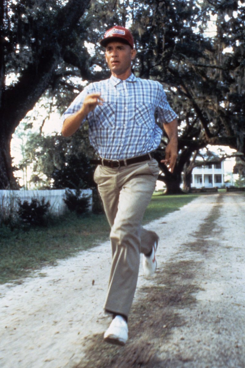 behdareth's tweet photo. are incredibly complex three-dimensional beings with depth. Less is more, the subtle use of body language and behaviors can speak magnitudes about the character. A great example of this is Tom Hanks who plays the titular character Forrest Gump. https://t.co/ZBp8MknLxa