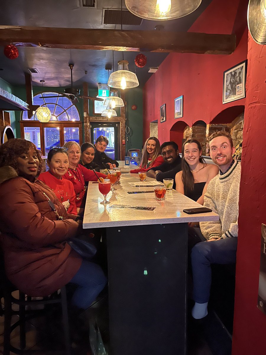 jsutherlandTD's tweet image. Holiday Cheer! Grateful for these folks. Thank you Team B and G for all you do for our customers every day and an incredible year💚. #holidayparty #gratefulleader