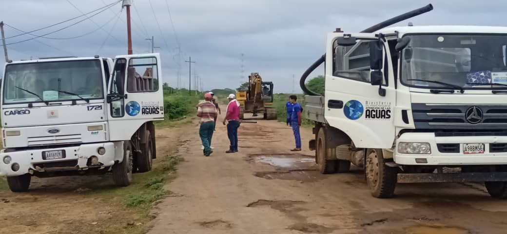 ENMOHCAOFICIAL's tweet image. Así iniciamos el día de hoy Sábado 10/12/22, Instruidos por el Pdte @NicolasMaduro y el Min @RMarcoTorres desplegados en la aduccion ppal D=120" del Embalse Tule, la #clasetrabajadora de @hidrolagoofic ejerciendo las #3rnet al mapa de soluciones en el Edo. Zulia/@minaguasoficial