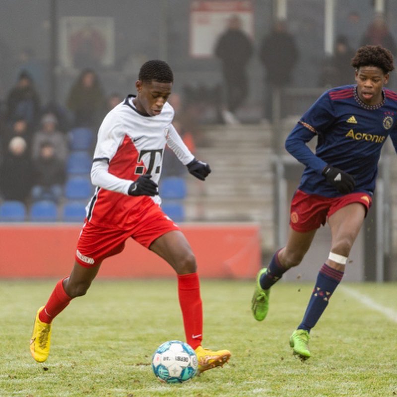 fcutrecht's tweet photo. 📸 𝐉 𝐄 𝐔 𝐆 𝐃 🥶

Een ijskoude voetbaldag op Zoudenbalch begon heerlijk, met een overwinning van FC Utrecht O12 op PSV O12.

📺 Binnenkort: een samenvatting van de vanmiddag gespeelde pot FC Utrecht O17 - Ajax O17 op ons YouTube-kanaal! ✌️ 

#fcutrecht #vanuithethart https://t.co/ZMwAVKxONU