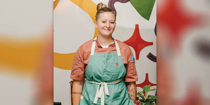 mitternight's tweet photo. She’s chef at a new tropical-themed restaurant, but she still loves an old-fashioned Christmas. My latest for @charlestonmag https://t.co/4jDOEn3UqX https://t.co/sbG83VSIhI