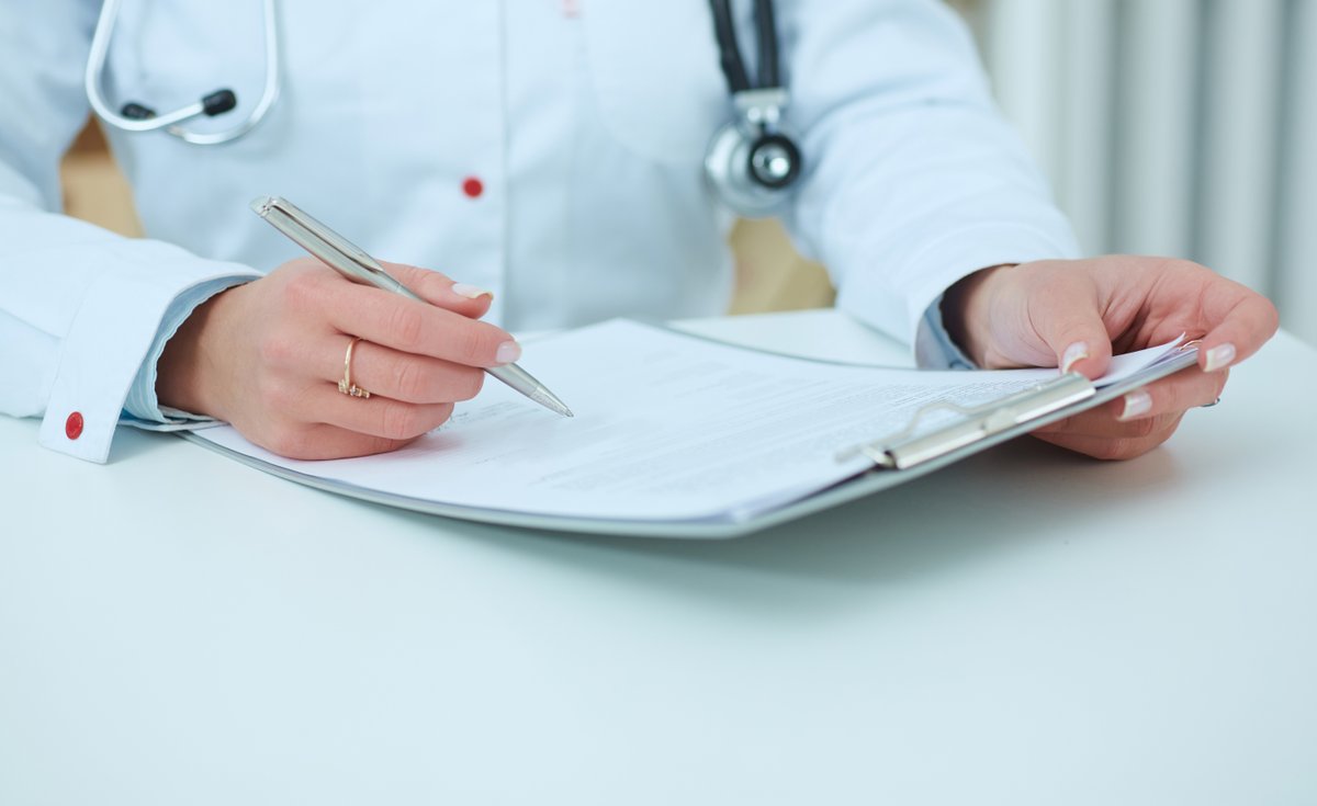 PfizerOncMed's tweet photo. See more at #ASH22 about an analysis of a phase 3 trial examining the impact of comorbidities on efficacy and safety of TKIs in patients with newly diagnosed chronic phase #CML 1703 
https://t.co/6um8917vvR https://t.co/S8nKQ9os0F