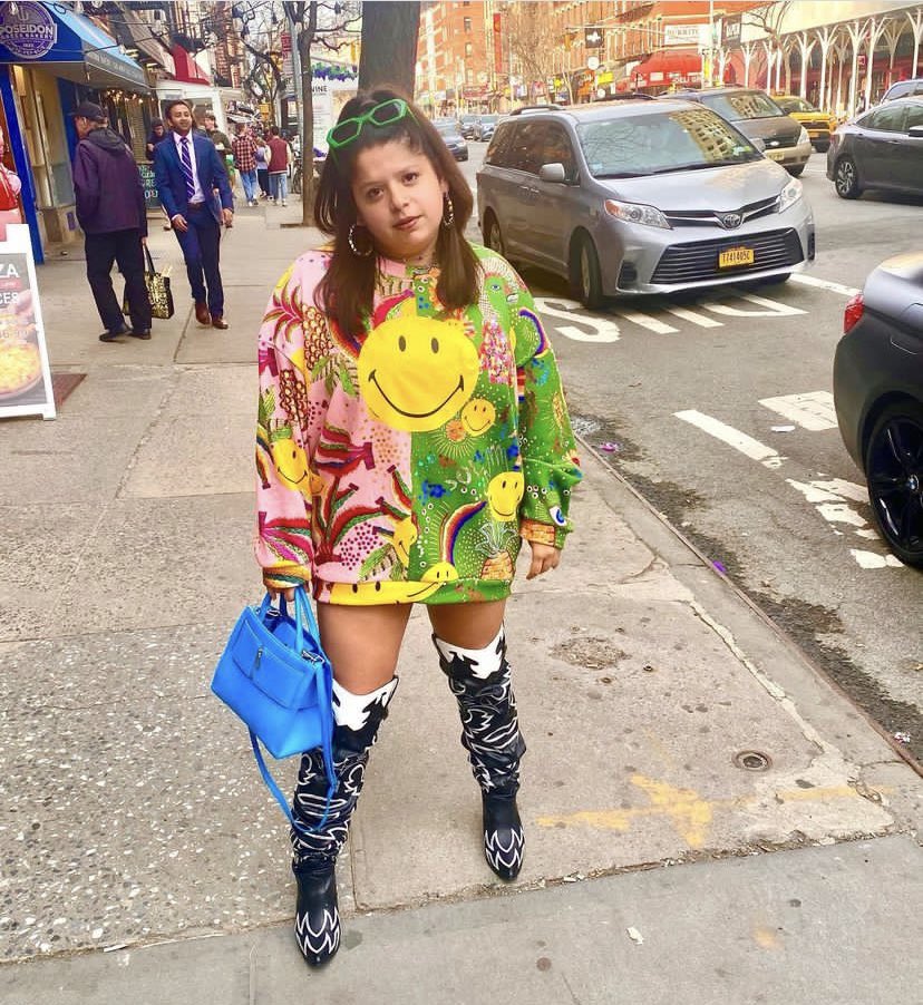 As 2022 comes to a close, I love to look through my pics to see what my fav outfit was of the year 🥰

This was mine! I felt comfy, sexy, colorful, and confident 💕 

What was yours? Drop it on the comments because I LIVEEE to see everyone’s style ✨

#ugccommunity