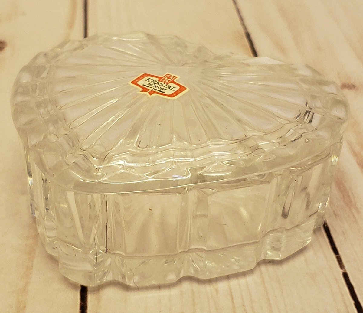 atticesoterica's tweet photo. Vintage Forever Crystal Heart Shaped Box With Its Original Packaging Clear Trinket Box Crystal Made in Yugoslavia https://t.co/rpgnKOuPk1 #Collectibles #Vintage #BestOffer #Antiques #AtticEsoterica #Etsy #Curios #DecorativeBox https://t.co/ClsBrBBsvS