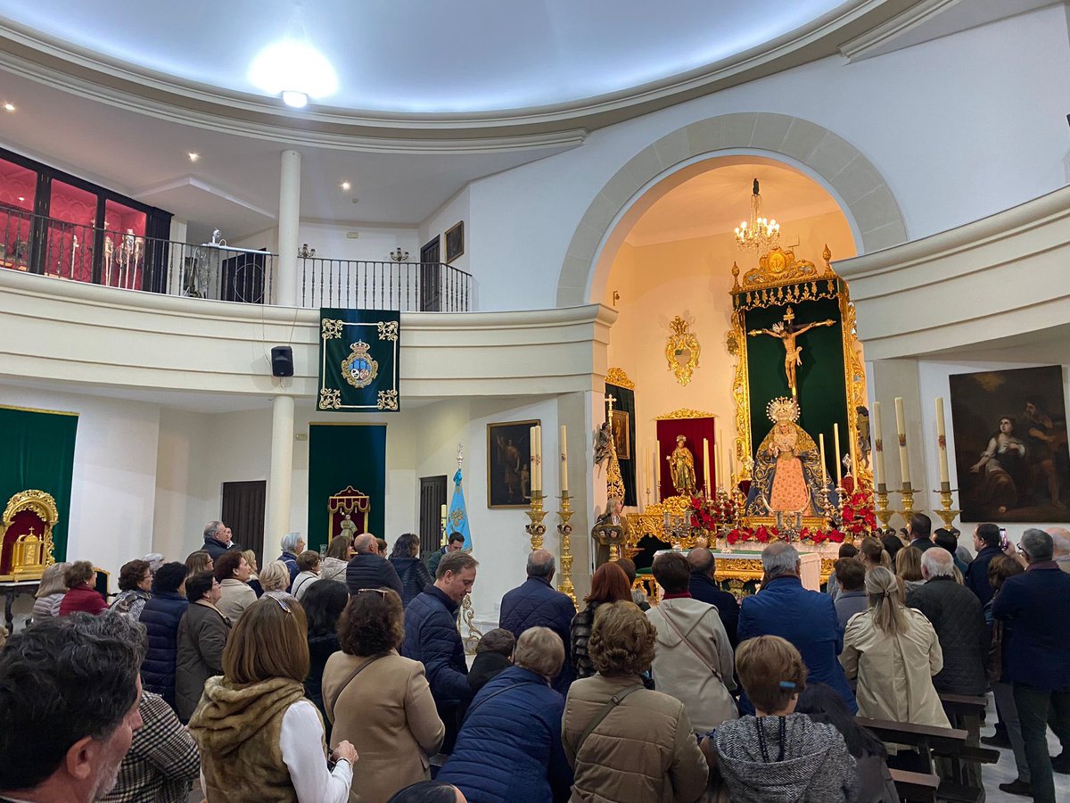 Agradecemos la presencia de nuestros Hermanos, a quienes ofrecemos nuestra Casa Hermandad como su casa, en señal de vínculo y por quienes oramos al Santísimo Cristo de la Vera-Cruz y a María Santísima, en sus distintas advocaciones de Angustias y Dolores en Su Soledad.