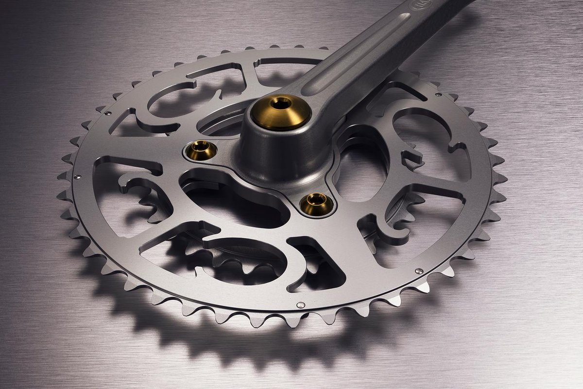 SwissTatjana's tweet photo. If I had money to burn, I would definitely be looking at pedal bike components from @chaterlea and adding an antique(83 year old) 545cc AA Patrol bike to my vehicles.
The Chater-Lea 1926 500cc SV JAP Engine w Sturmey Archer Gearbox is beautiful but out of reality (still runs). https://t.co/eeGKpQLpDs