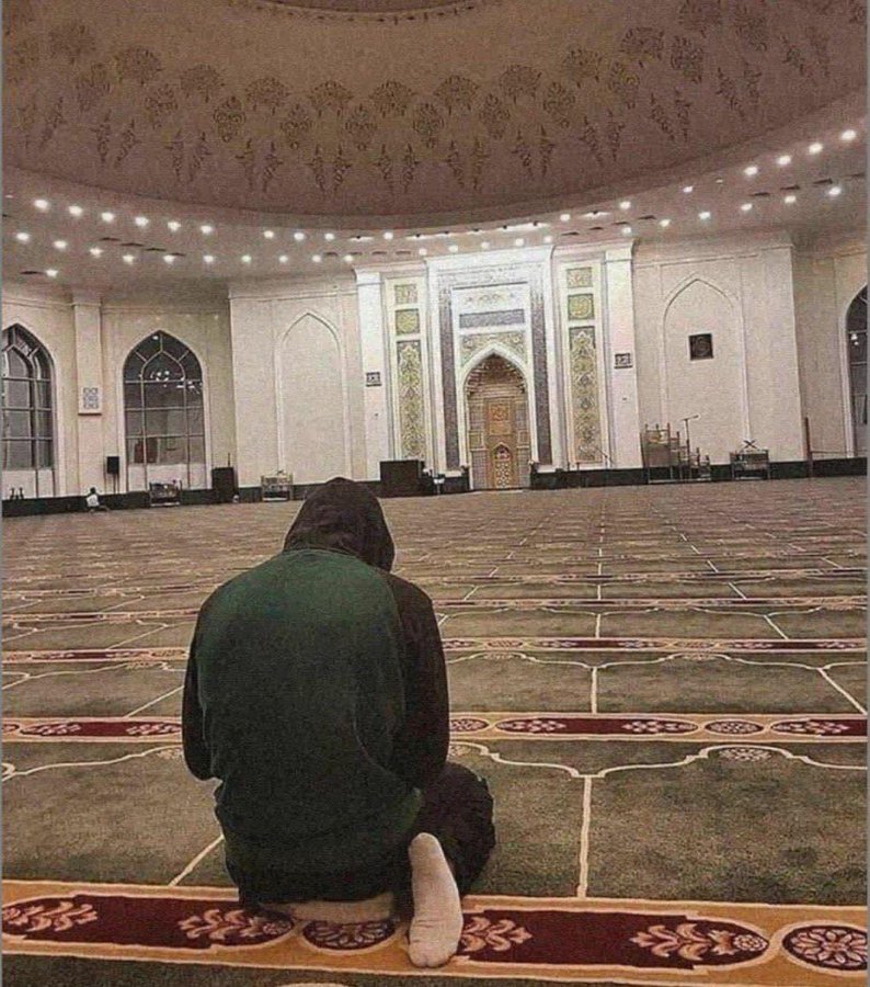 "ما يفسده العالم تصلحهُ سجدة مليئة بالحديث مع الله".
