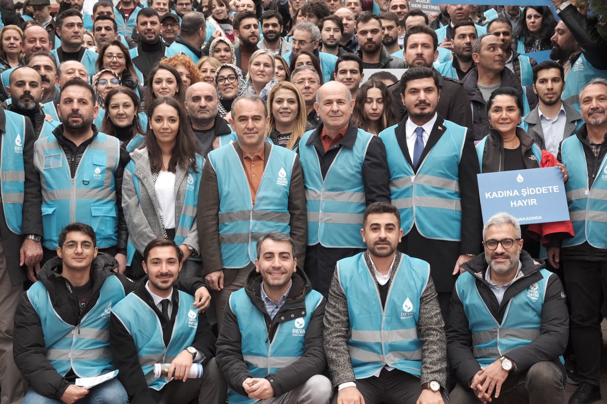 drerhanerol's tweet photo. Mavi Yelekliler #10AralıkİnsanHaklarıGünü'nde Şişli'deydi.

Muhteşemdin #Şişli 🧿

#OylarDEVAOlsun https://t.co/4tqh4RggRk