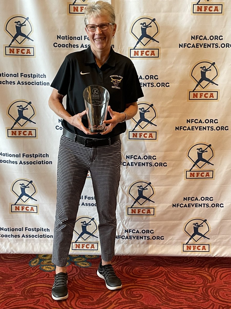 Coach Meyer was honored at the <a href="/NFCAorg/">National Fastpitch Coaches Association</a> Convention this morning for eclipsing the 1,300 win mark this past season #HornsUp