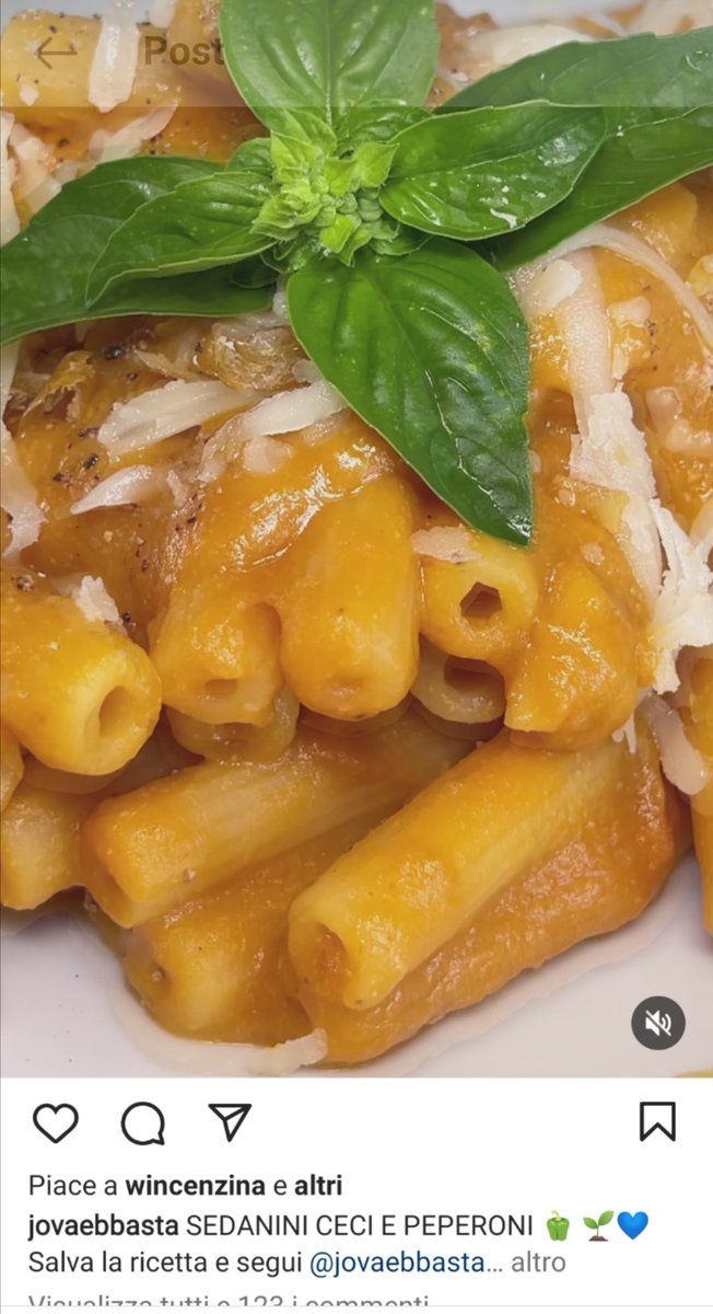 Sgamata1's tweet photo. L'impavida @Gabry_Isy ha cancellato il piatto che aveva preparato per i clienti vegani, e già che c'era ha eliminato anche gli altri 😂😂😂. https://t.co/5QD0S8UMhj