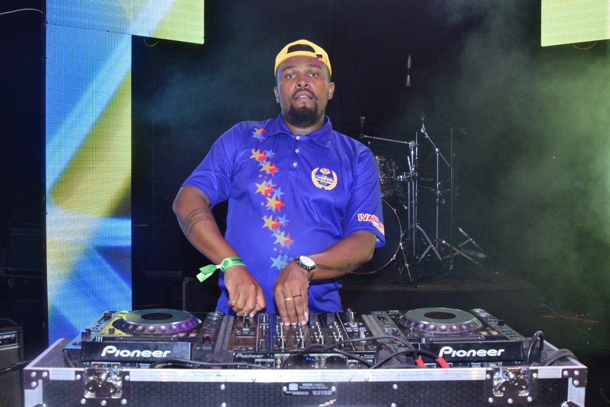 DSACLIMPOPO's tweet photo. On the ones and twos

#MapungubweArtsFest #MapungubweFest2022 https://t.co/ihEOfwuPLg