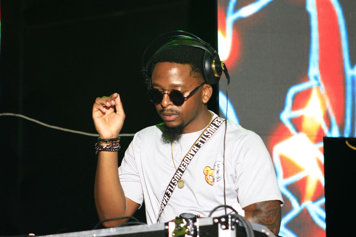 On the ones and twos

#MapungubweArtsFest #MapungubweFest2022