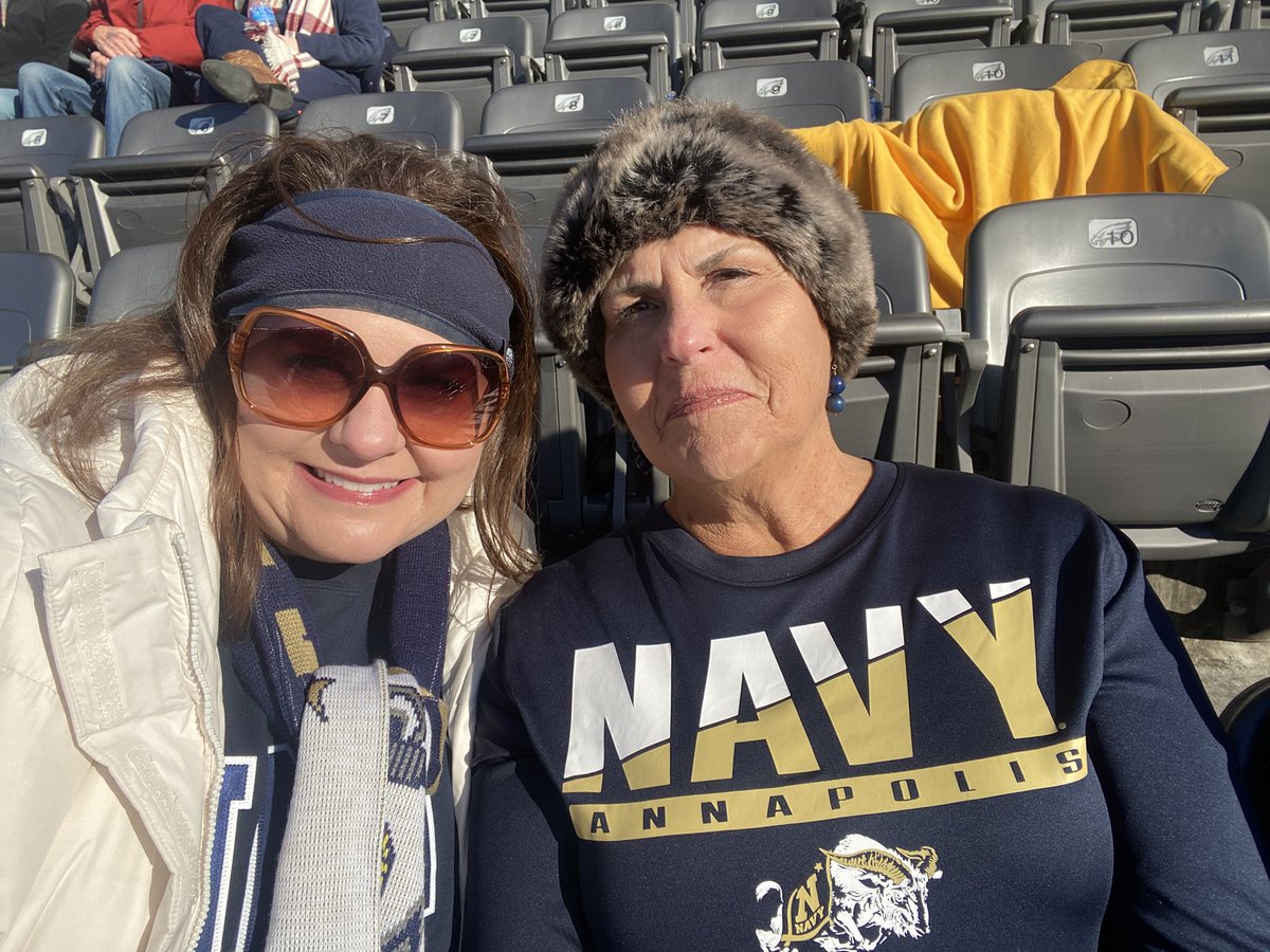kari_abrams's tweet photo. Ready to #GoNavyBeatArmy #ArmyNavy https://t.co/uRFnNv2YYt