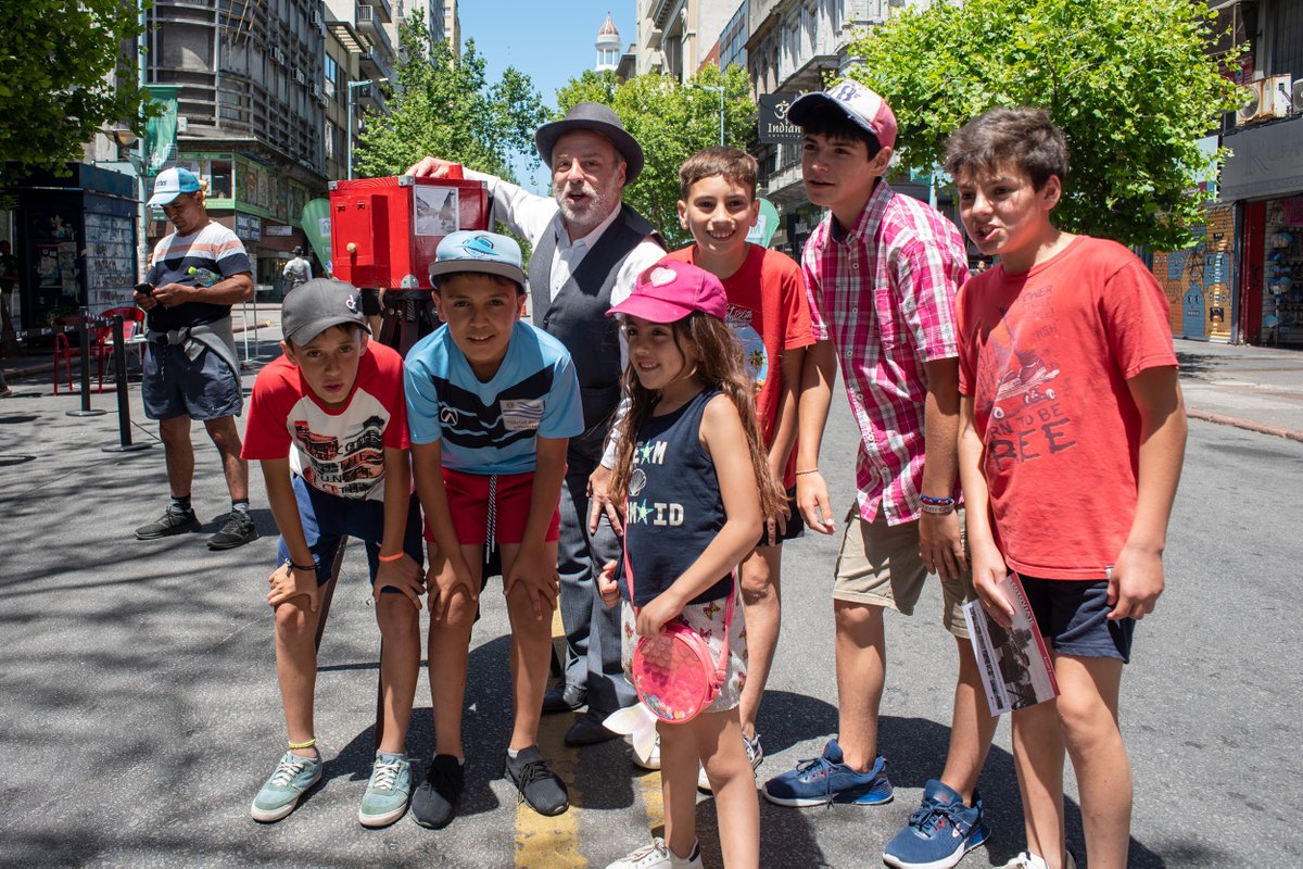 CdF_IM's tweet photo. ⏰ Todavía estás a tiempo de llegar para celebrar los 20 años del CdF con varias actividades para toda la familia! 
#SedeCdF
Av. 18 de Julio 885 entre Convención y Andes https://t.co/lQK7H6RxAc