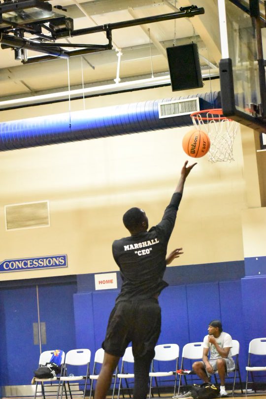 KriztopherMars2's tweet photo. #TeamDontFold #TDF #Youtube #StreetBasketball #Hoopers #BallisLife https://t.co/6ZvXO841lT