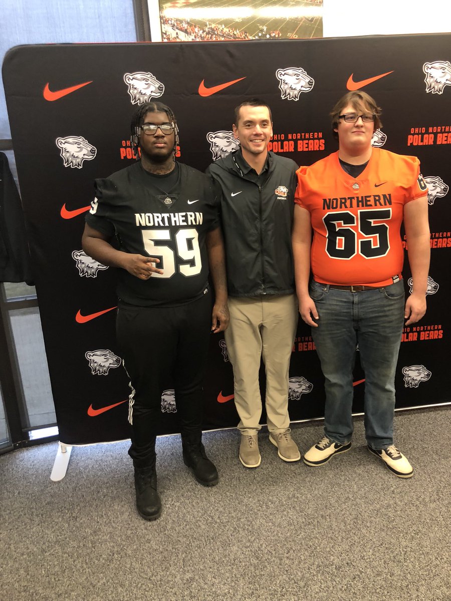 Just finished up another great visit <a href="/OhioNorthernFB/">Ohio Northern Football</a> Shoutout to my Highschool Mentor/Coach <a href="/griffin_andre/">Coach Andre Griffin</a> for having me up and offering me a spot on the roster! #GoBEARS🖤🧡🐾
