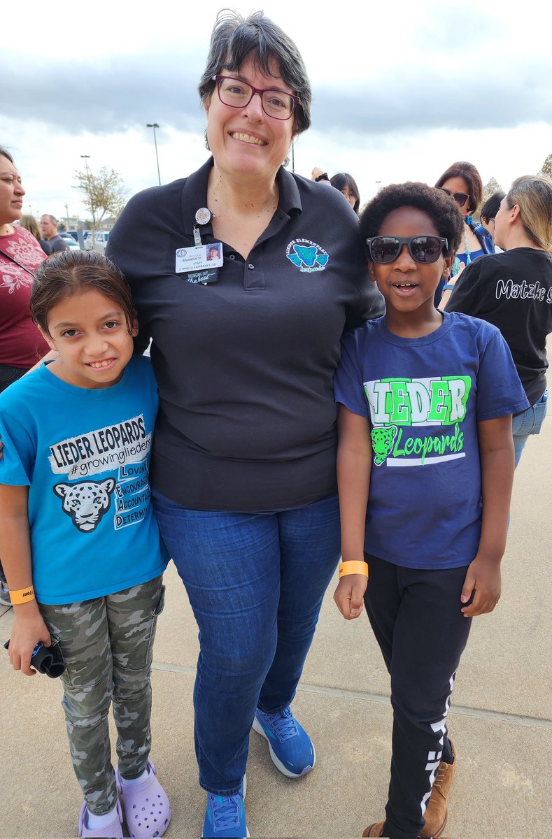 LeopardLibrary's tweet photo. What a great way to celebrate our 3rd grade readers! @CyFairLibraries @CyFairISD #FinalFour #RTTFF https://t.co/mmDQzqroKE