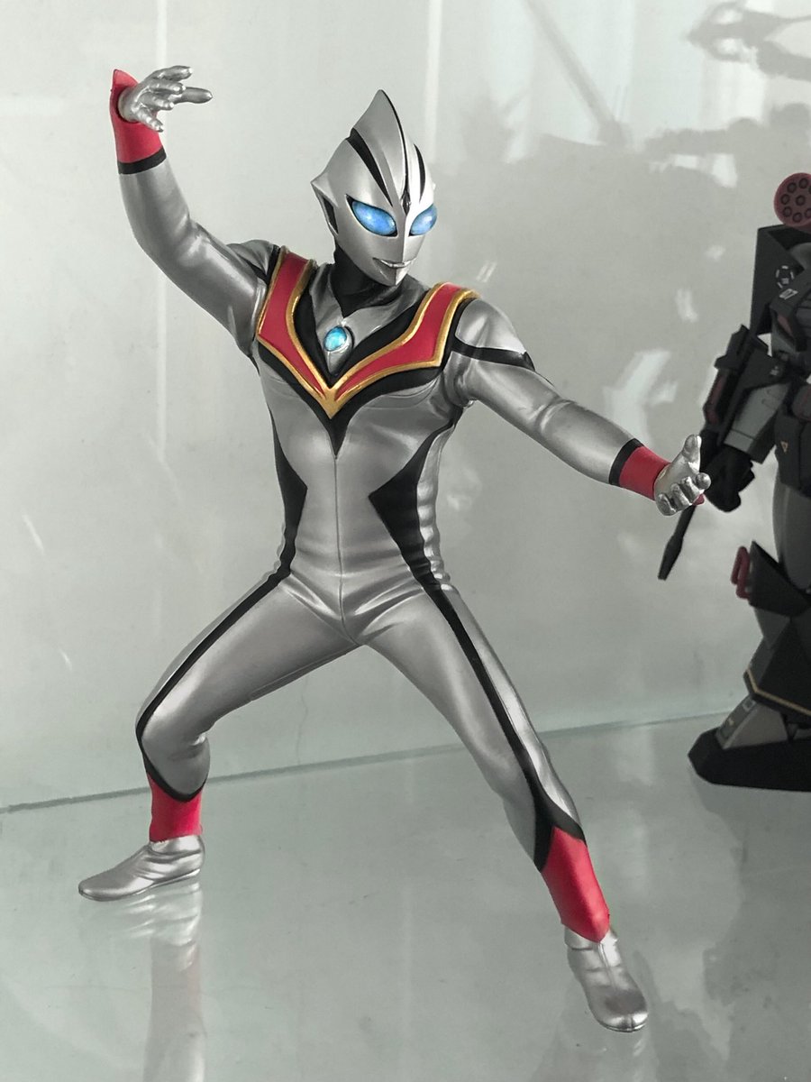 ShinnAsuk's tweet photo. #英雄勇像 ＃ウルトラマンティガ 
BANDAI BANPRESTO 英雄勇像 
イーヴィルティガ https://t.co/1GxZDOavbg