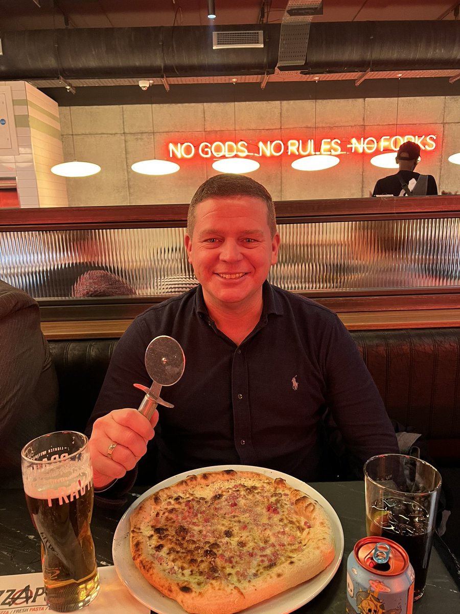 BUSAPAR3's tweet photo. Pizza 🍕 Punks for #food tonight! A Carbonara Pizza - new to me 🤤#liverpool #pizza #pizzapunks #pizzapunksliverpool @PizzaPunksUK https://t.co/1Ua6ofiofm