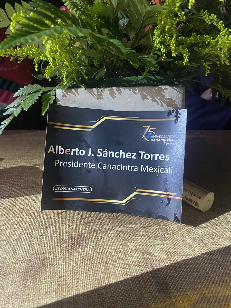 Gran velada de celebración para el 75 aniversario de <a href="/CanacintraTij/">Canacintra Tijuana</a> la que se presentó Emmanuel en concierto donde convivimos con los industriales asociados de #CANACINTRA. 

Felicito al presidente Jorge Figueroa y a su equipo por organizar este gran evento.