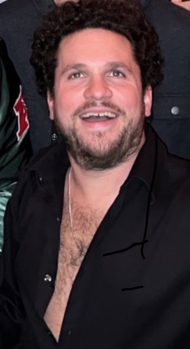 JaredAbelseth's tweet photo. I see @Babchik made it out of the Shire for the evening! We really need to find @willcolon66 new security for his bar! https://t.co/fzabJkSb55