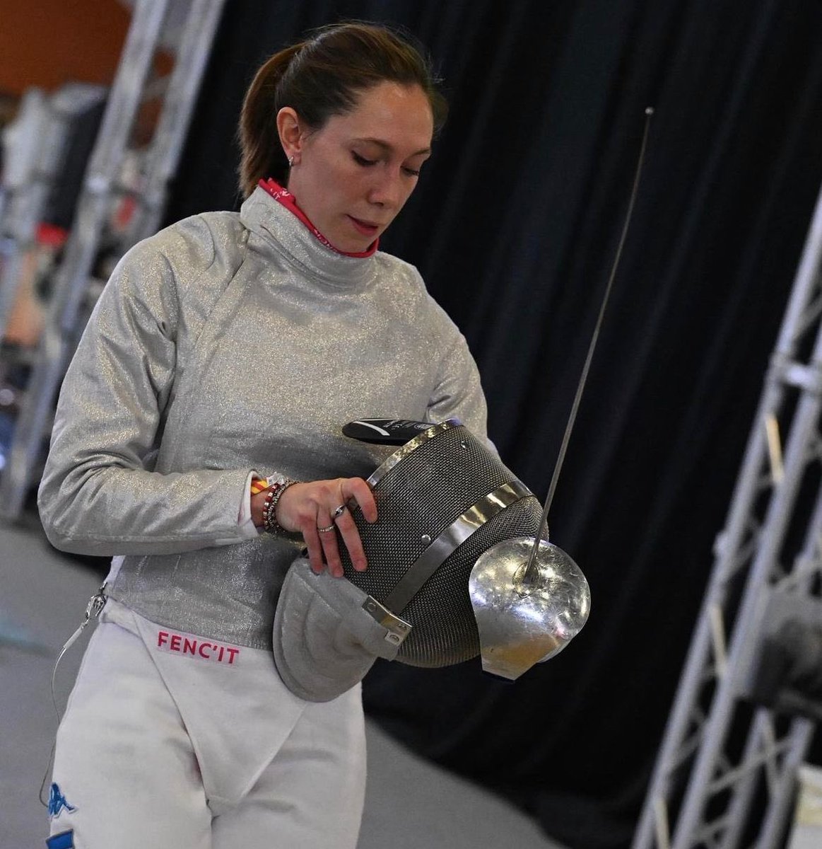 Coninews's tweet photo. Anche ad Orleans è festa azzurra! 🥳🇮🇹🥳
Nel GP francese di sciabola vittoria di Martina #Criscio e terzi posti di Chiara #Mormile e Luca #Curatoli! 👏
👉 https://t.co/Wln5Ehah4H
#fencing #scherma @Federscherma https://t.co/rHEWFFRPO2
