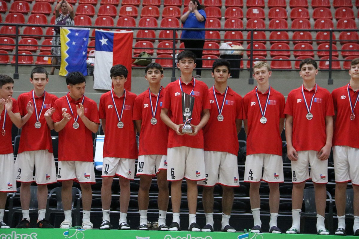 escolaresASU's tweet photo. #Básquetbol 🏀
➖ Podio - Masculino
🇻🇪 Venezuela 🇻🇪🥇
🇨🇱 Chile 🇨🇱
🇵🇾 Paraguay 🇵🇾🥉
#JSEPy🇵🇾 https://t.co/DWkTUMaBK7