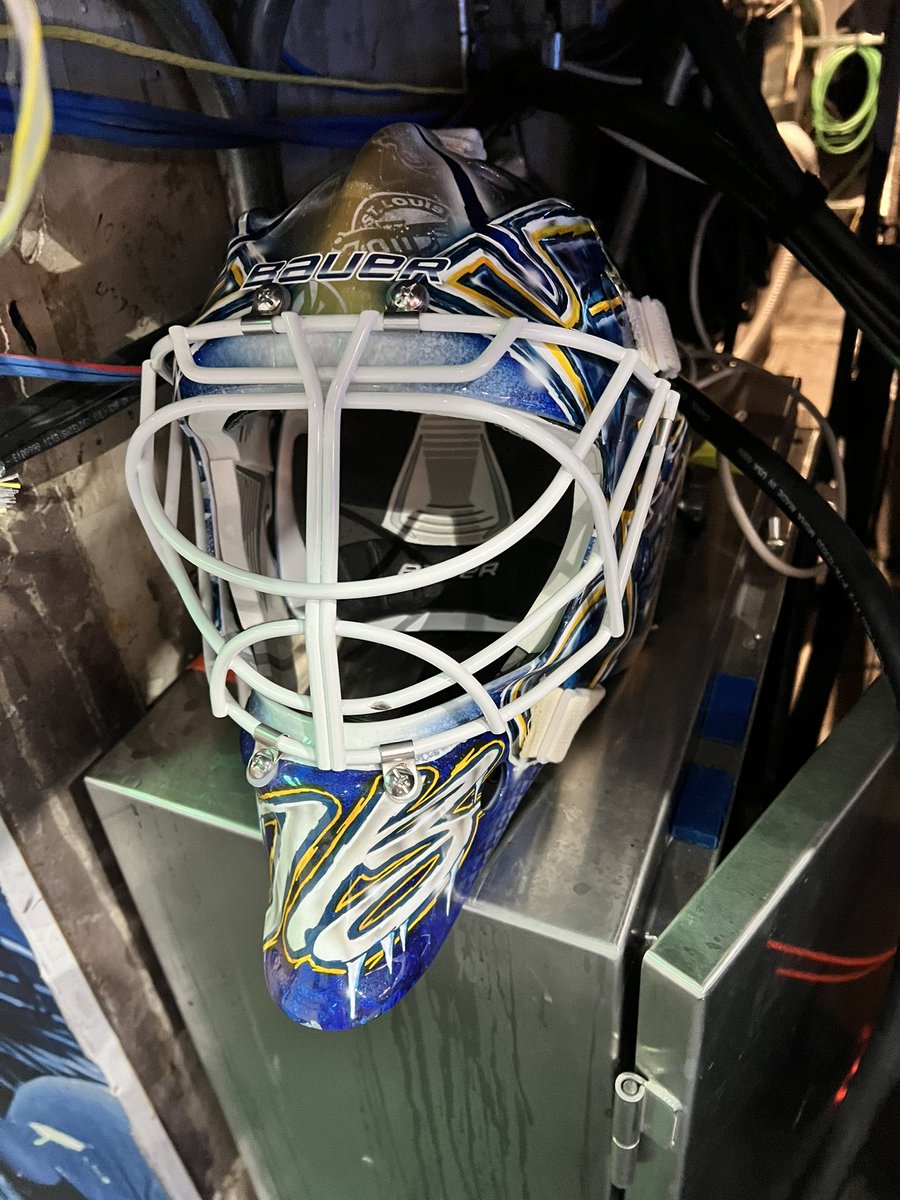 JasonRooneyVO's tweet photo. A lone Binnington helmet…ominous… https://t.co/pTvKWO9Zle