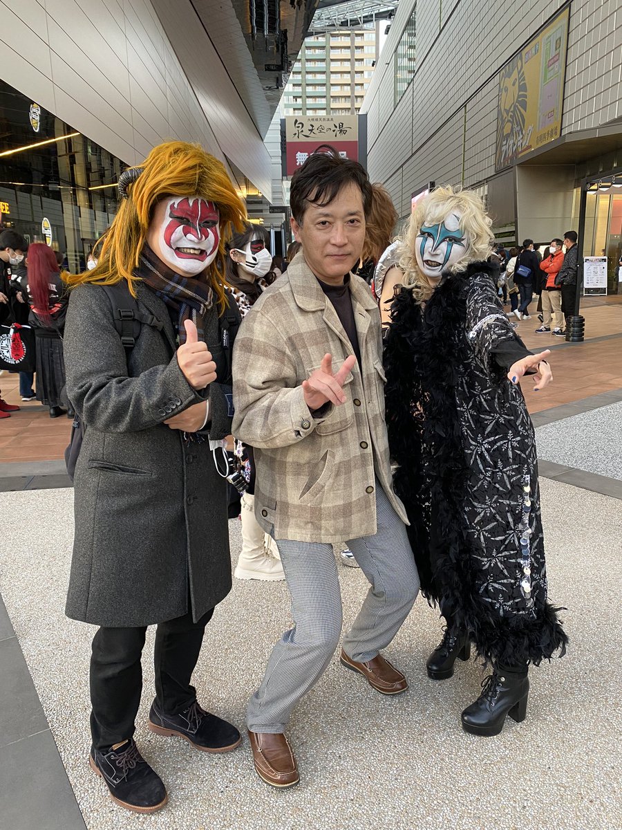 Dr_take's tweet photo. 聖飢魔II大黒ミサツアー＠東京ガーデンシアターに参拝👿
信者たちの妙な固い結束力で、厳粛な式典を楽しく過ごすことができました‼️ #聖飢魔II https://t.co/JyuF8vfvsw