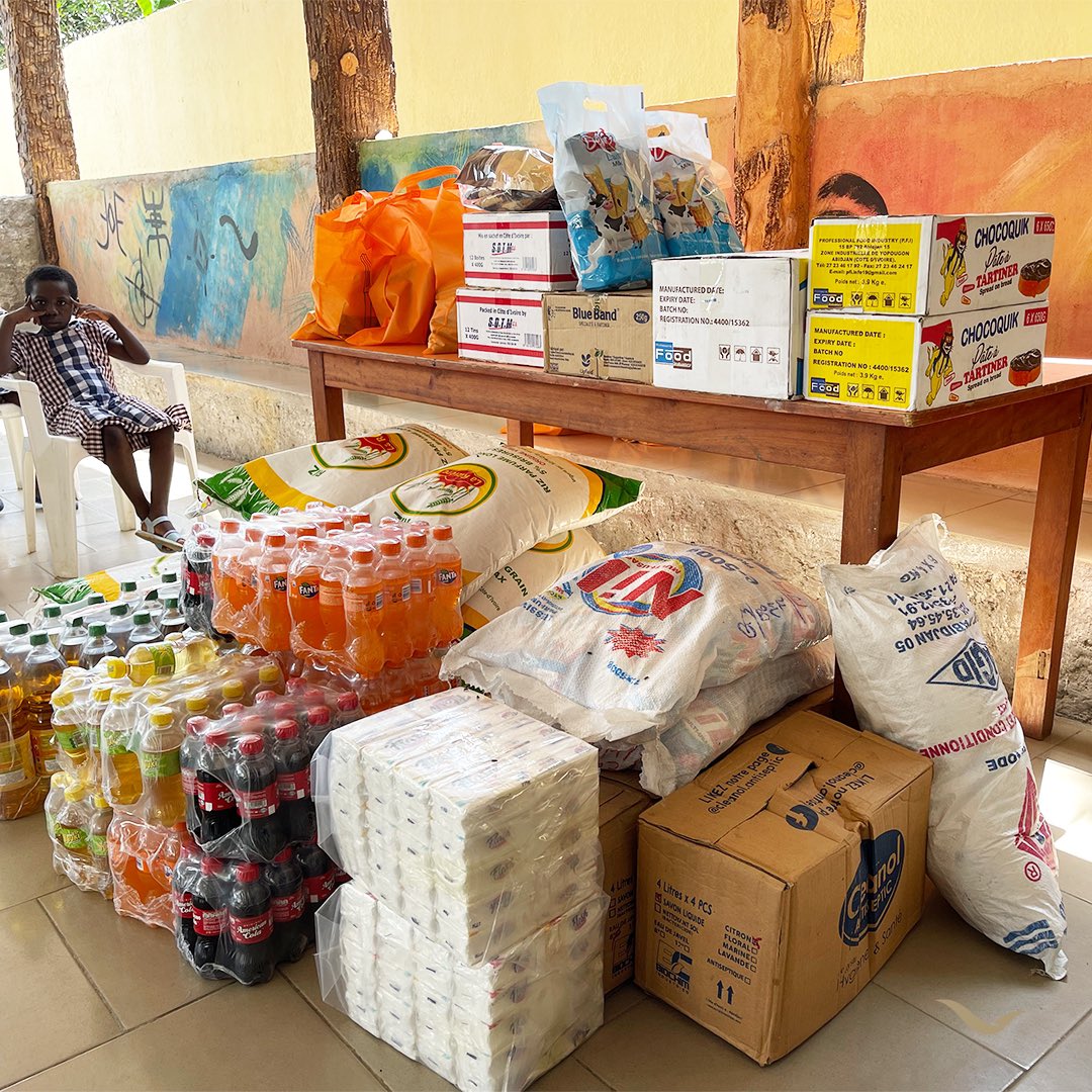 MovenpickAbj's tweet photo. Kilo of Kindness 2022. Les équipes du Mövenpick Hotel Abidjan avec à leurs têtes le Directeur Général Monsieur Fabien MARTINEZ, ont effectué une remise de dons à l’Orphelinat National de Filles de Grand-Bassam.
#Kok2002
#KiloOfKindness2022
#Movenpick https://t.co/VgMxpIDstx