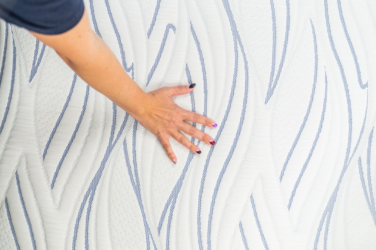 SertaAtLowes's tweet photo. With deals like 50% off select mattresses, a restorative sleep is closer than ever | https://t.co/uYDvNBpCfm. 💤 https://t.co/gTuycFoGk3