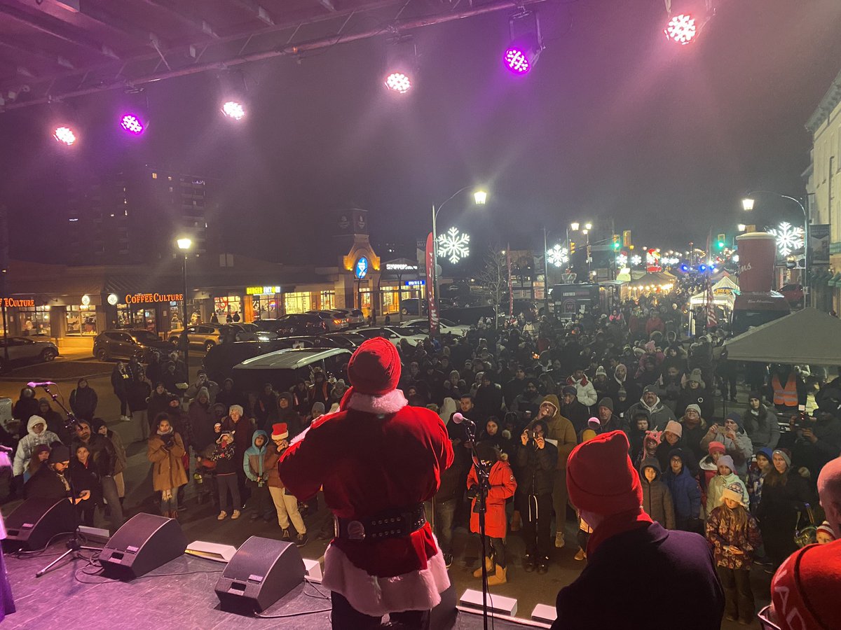 WOW! Last nights <a href="/TigerSingh_Fdn/">Tiger Jeet Singh Fdn</a> #miracleonmain in Milton was a tremendous success! Sooooo many toys donated &amp; even more smiles on faces! Nice to be back in person!  Words can’t explain how amazing this was! #support #community ^rj
