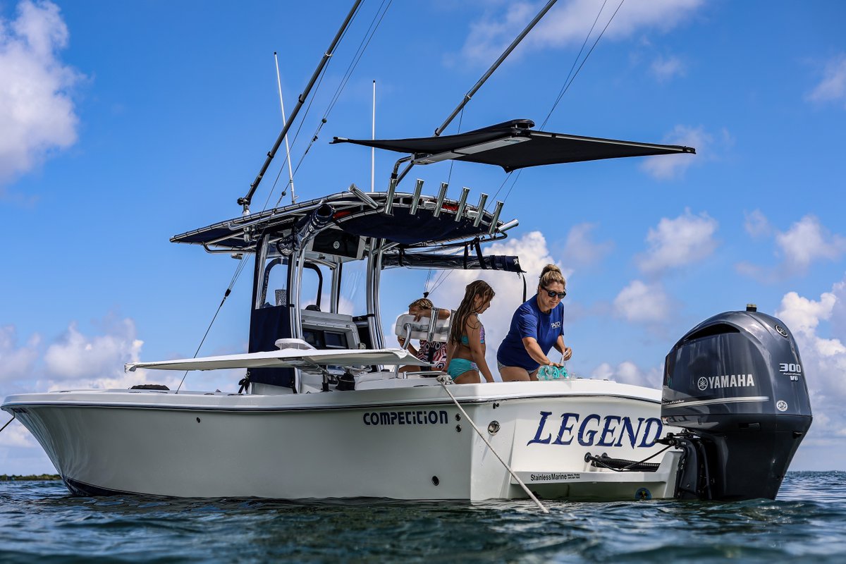 taco_marine's tweet photo. Seeing double. Two ShadeFins. Two GS-280 Outrigger Mounts. Two 15' Aluminum Tele-Outriggers. #tacomarine
#ShadeFin #ShadowInSeconds #grandslam #outriggers #outriggermounts #boatshade #sportfishing #offshorefishing #sandbar #sunprotection #competitionboats #centerconsole https://t.co/H1XBQ01xeC
