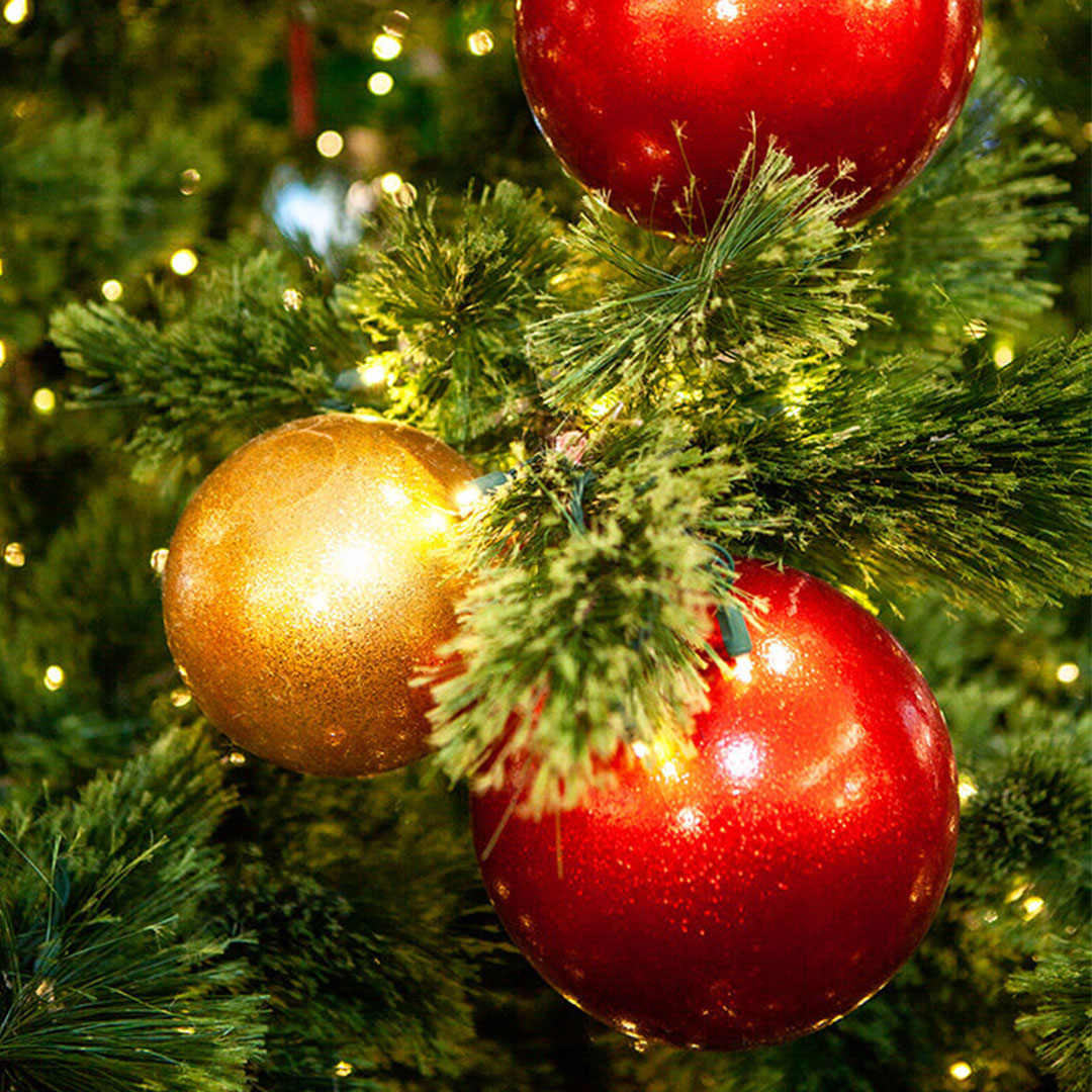 Victor_Valley's tweet photo. FREE GIVEAWAYS TODAY at our Jingle All The Giveaways event at 10am! 🤗 JD Sports will be giving away a FREE Cell Phone Wallet, Valliani Jewelers Cubic Zirconia Stud Earrings, Sbarro a Small Soda and Pro Image Sports Pencils, while they last.  Go to https://t.co/oq8EmsNueK. https://t.co/2gvRtSzTpz