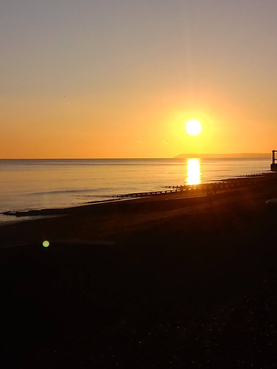 GrumpyOldVaper's tweet photo. @SiKImagery Exotic Littlehampton! https://t.co/BubSdEHSmD