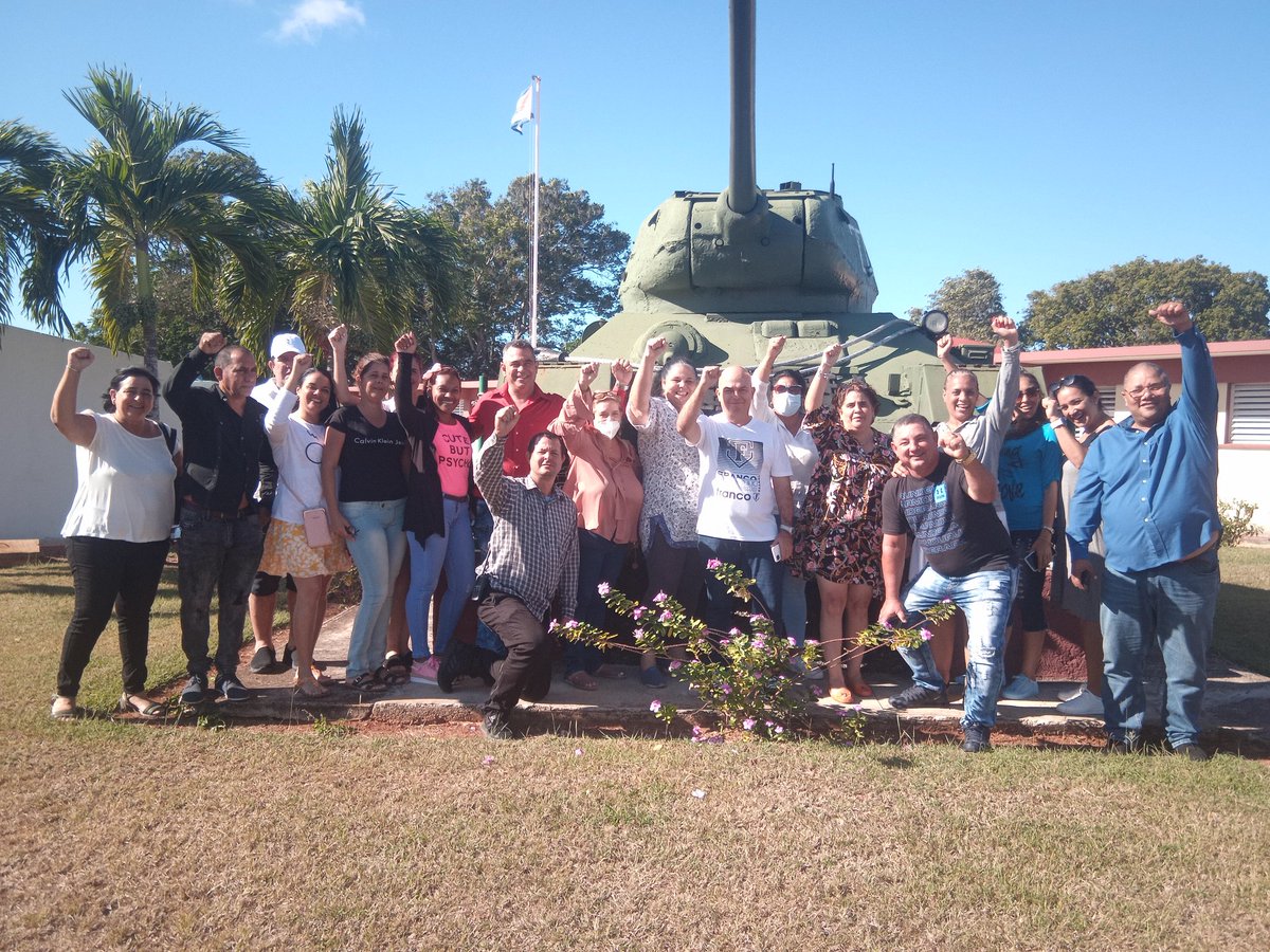 DPSHabana's tweet photo. A toda voz:
!Gracias por Todo Fidel¡

#CubaViveEnSuHistoria https://t.co/66aSZNe0nX