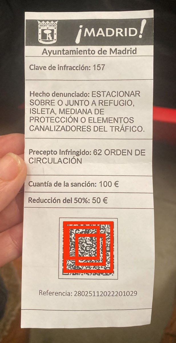 CiberPoliES's tweet photo. ATENCIÓN 🚨 Está corriendo como la pólvora está supuesta multa de @MADRID para robarte los datos de la tarjeta bancaria, es un BULO. Aunque la multa es FALSA, en realidad el QR lleva a la web legítima de pago multas del Ayuntamiento. https://t.co/q4jdACUJ4G