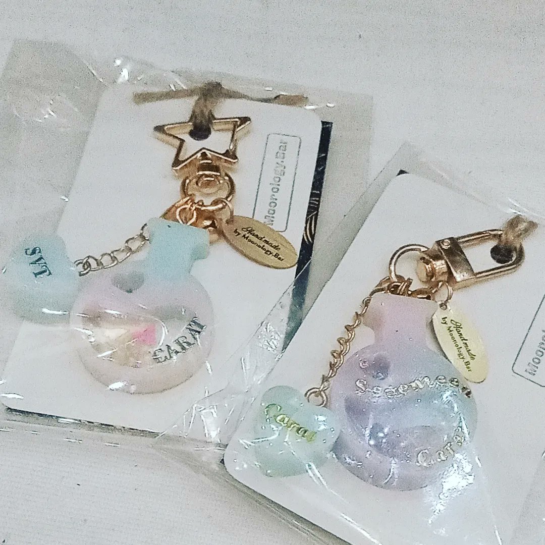 MoonologyBar's tweet photo. Kpop Fandom ID resin Charms 💕
#SEVENTEEN ❤️ #CARAT 

open custom
DM aja 💕 https://t.co/l4b2cBBoOR