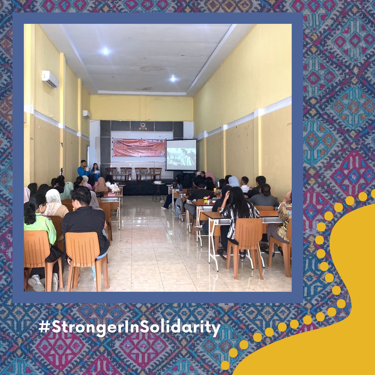 JASSSEA's tweet photo. #1Day1Voice | Solidaritas Perempuan Angin Mamiri, along with students from Fajar University in Makassar City, South Sulawesi, organized a #OneDayOneVoice event which was attended by more than 70 participants. (1/2)
#StrongerInSolidarity
#16DaysOfActivism https://t.co/2eT3FSXijr