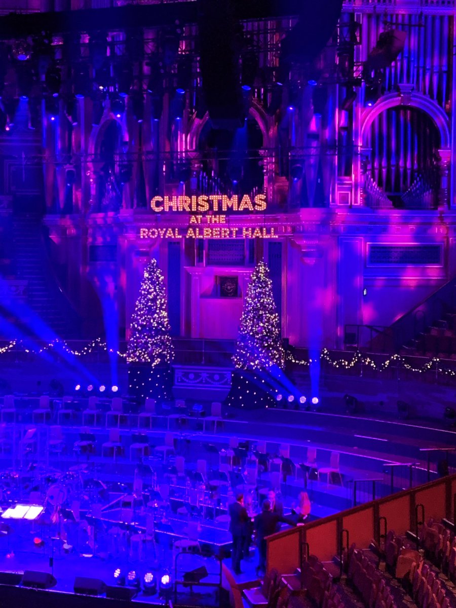 DebHarkness's tweet photo. Today’s gratitude:
🎄 Christmas at the Royal Albert Hall
🤶 the official Christmas party of the Blessings, @liz_fenwick and @beecee 
🎺 Guy Barker and all the talented musicians and dancers who made everything so merry and bright 
#gratitude #simplethings #rahchristmas https://t.co/78dYhMMk4n