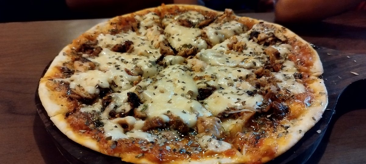 AlIlluminatti's tweet photo. #happydining https://t.co/Xu3XGZ6tuL