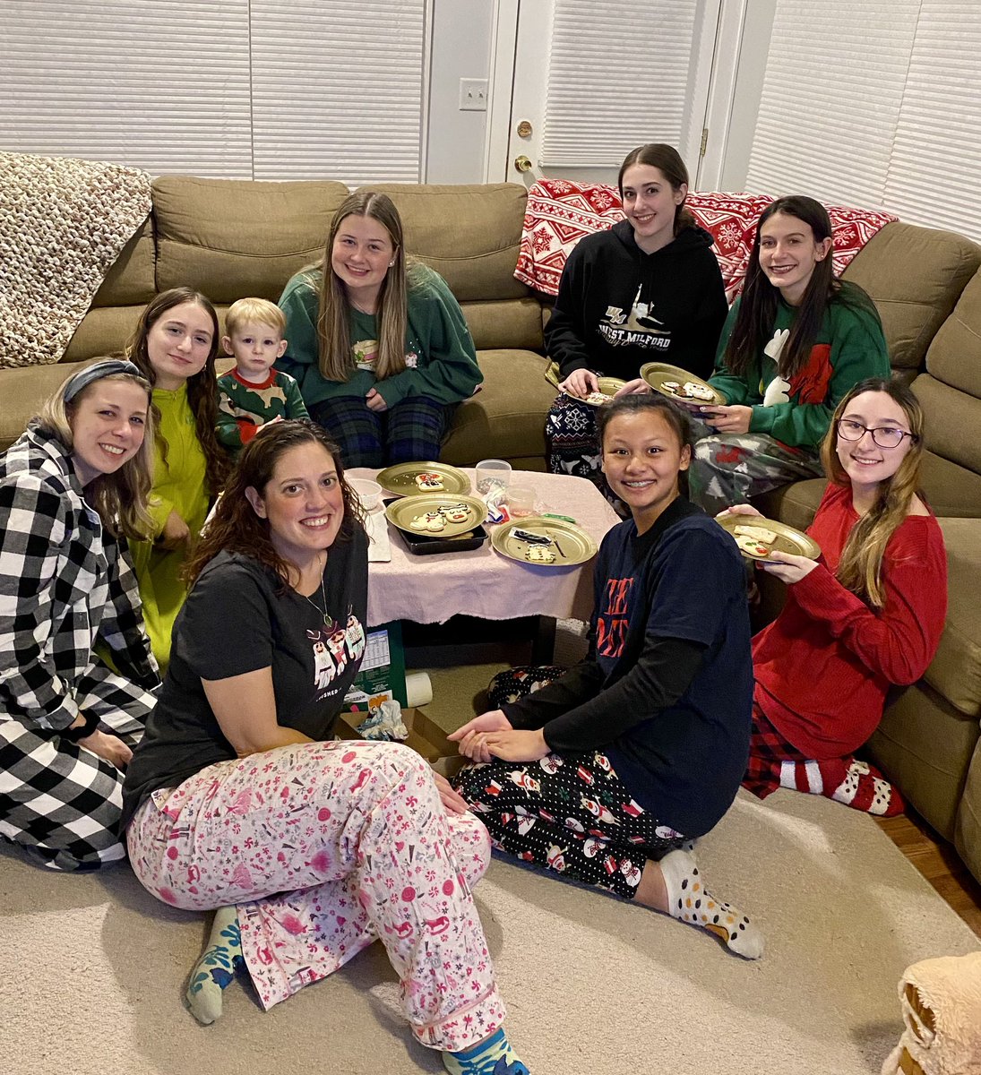 WMVarsityDance's tweet photo. Team bonding last night!! ❤️💚 https://t.co/lc28ltyqyx
