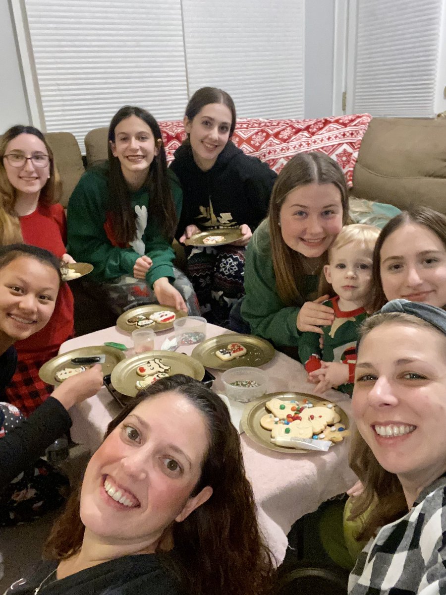 Team bonding last night!! ❤️💚