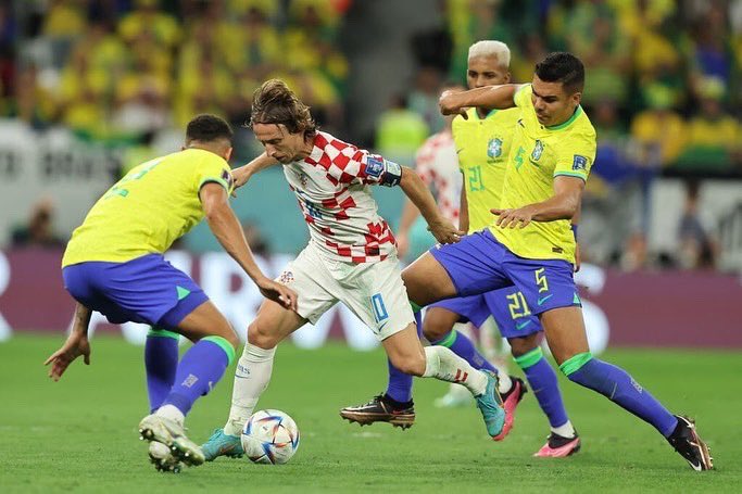 realfrance_fr's tweet photo. Copié - collé 😳 https://t.co/LHvMFokR46