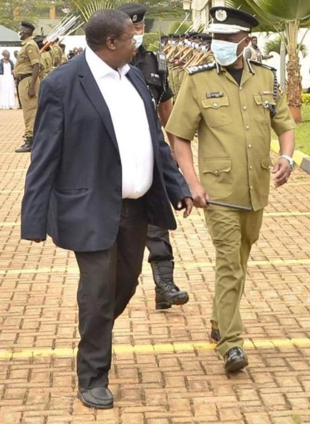 MuhaburaRwanda's tweet photo. #Uganda #Minister for #Internal #Affairs, #Major #General #Kahinda #Otafiire, but why? https://t.co/0Z9lB8gyjH