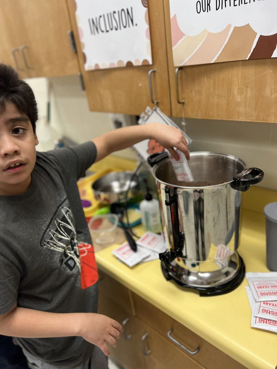 CCNationALE's tweet photo. Carlos coon ALE made and passed out some hot coco to staff members on Friday to make sure they were in the Christmas spirit ! @MarkGarcia0569 @RebeccaCA34 @NISDCarlosCoon https://t.co/53Z0Sll34E