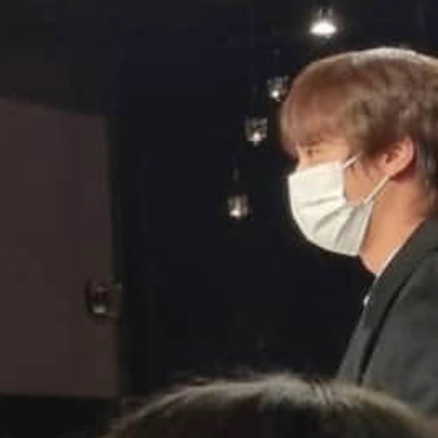 TiaraArabFans's tweet photo. صور - 221210
جين عضو فرقة BTS كان من بين الحضور في زفاف جيون وجاي قيون اليوم https://t.co/CuoFFhQJSi
