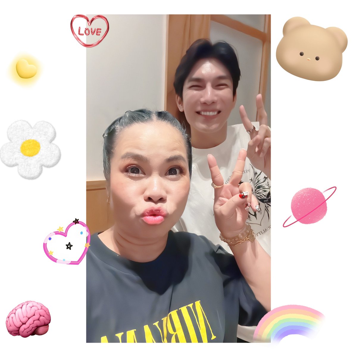 Tukky_ching100's tweet photo. เราจะยกสองนิ้ว ให้กันแบบนี้ ตลอดไป 
รัก🤍 
@mewsuppasit 
#supportmewsuppasit 🫶🏻
#mewsuppasit https://t.co/Ksi6geBEpn