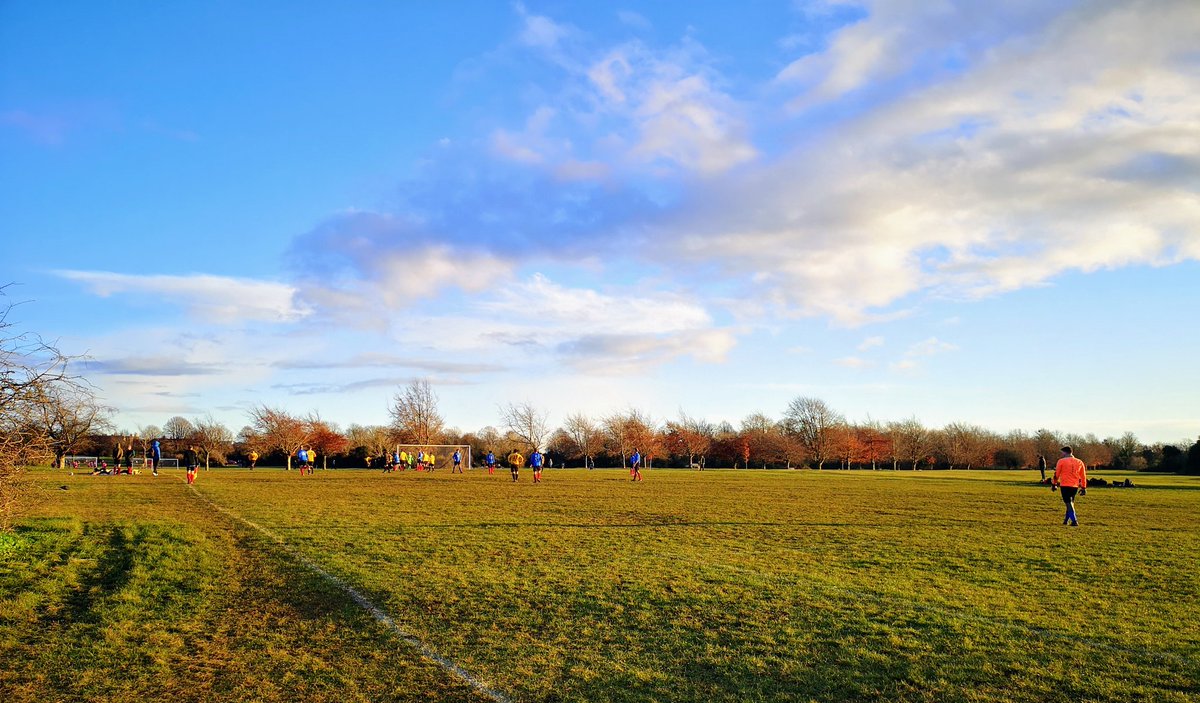 downs_league's tweet photo. What a day for football on the Downs #grassrootsfootball @CliftonSV @RetainersAFC @SneydParkAFC @GreyhoundFC https://t.co/tAz5orpjIe